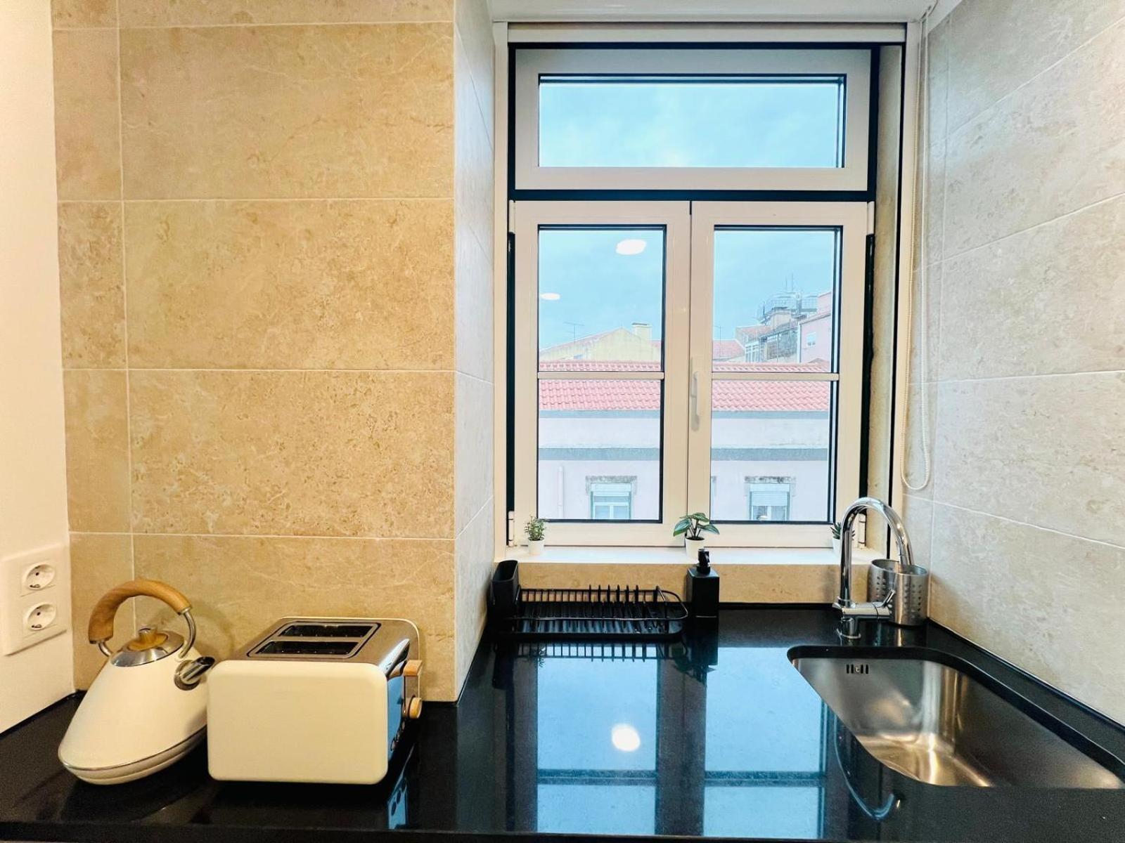 Lisbon Pink House II Beautiful 2 Bedroom Flat In City Center المظهر الخارجي الصورة