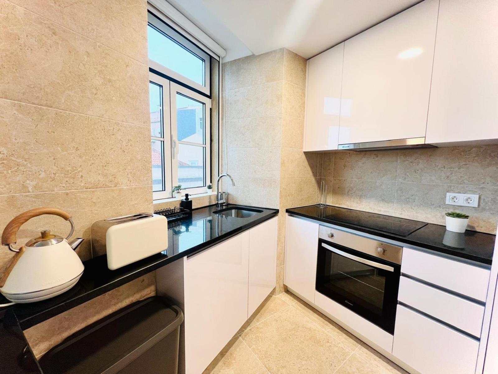 Lisbon Pink House II Beautiful 2 Bedroom Flat In City Center المظهر الخارجي الصورة