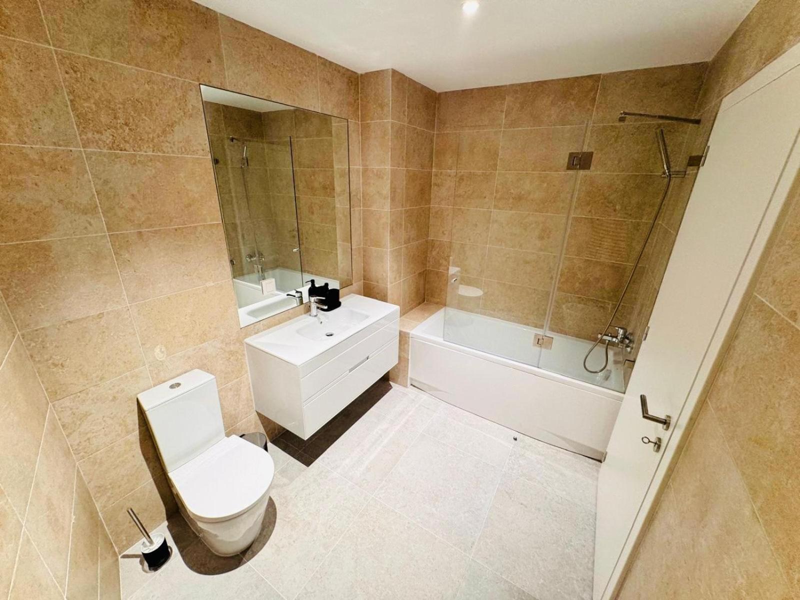 Lisbon Pink House II Beautiful 2 Bedroom Flat In City Center المظهر الخارجي الصورة