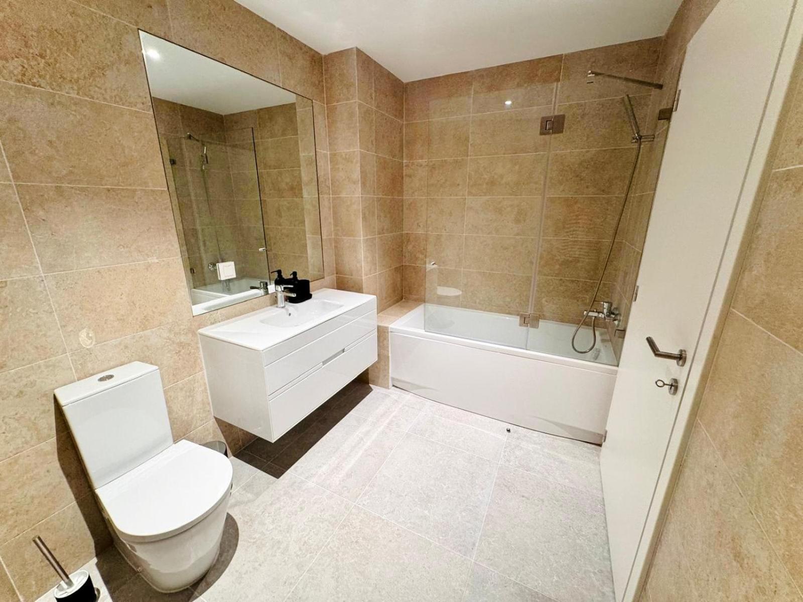 Lisbon Pink House II Beautiful 2 Bedroom Flat In City Center المظهر الخارجي الصورة